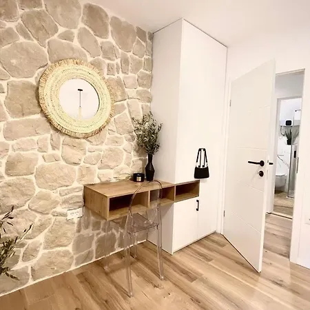 דירה Walls